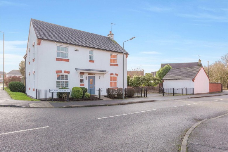Click the photo for more details of Buckingham Drive, Church Gresley, DE11