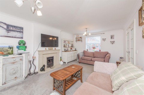 Click the photo for more details of Buckingham Drive, Church Gresley, DE11