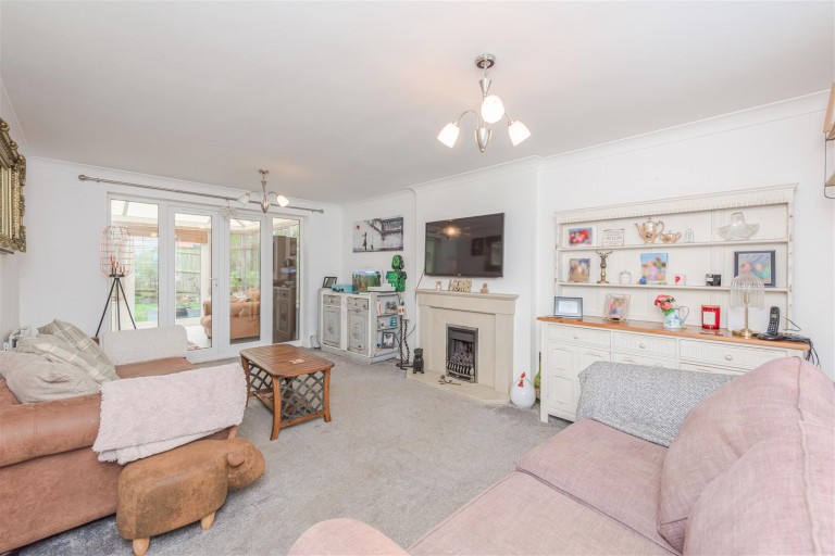 Images for Buckingham Drive, Church Gresley, DE11