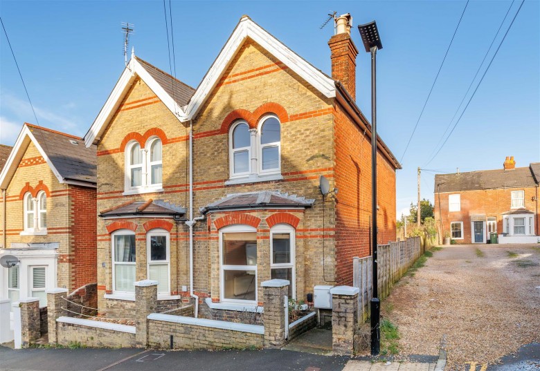 Click the photo for more details of Cowes, Isle of Wight