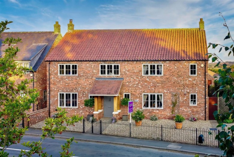 Click the photo for more details of Bottom Street, Allington, Grantham