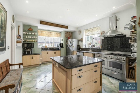 Click the photo for more details of Elmfield Avenue, Stoneygate, Leicester