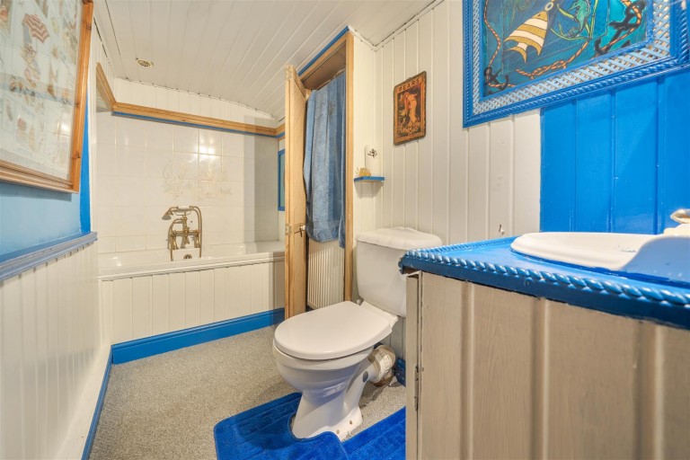 Images for Stoke Road, Blisworth, NN7