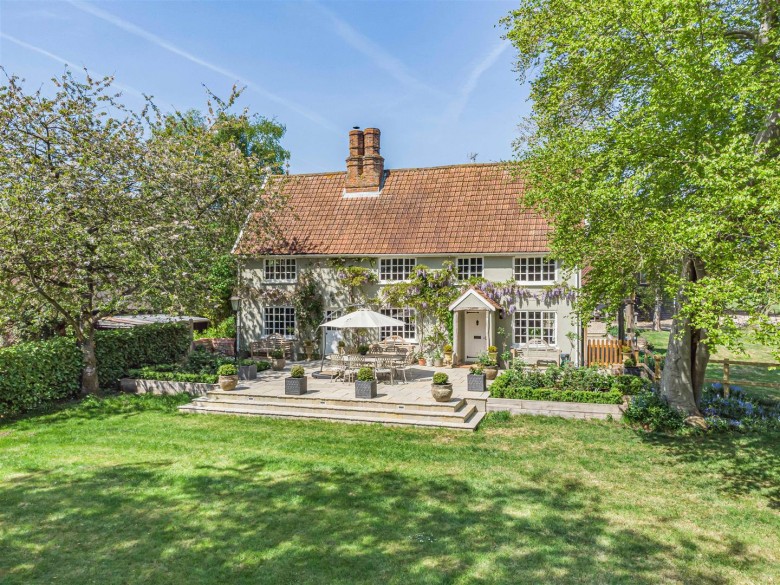 Click the photo for more details of Cowlinge, Newmarket