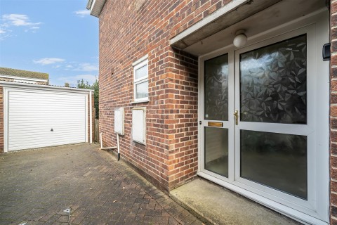 Click the photo for more details of Woodgate Close, Grove, Wantage