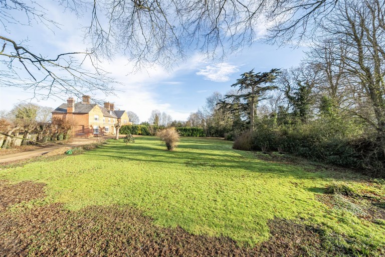 Images for High Street, Syresham, NN13