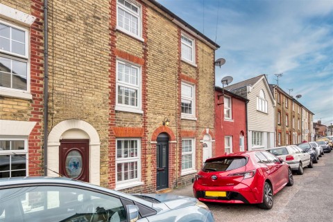 Click the photo for more details of Cowes, Isle of Wight