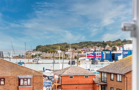 Click the photo for more details of Cowes, Isle of Wight