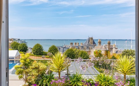 Click the photo for more details of Cowes, Isle of Wight