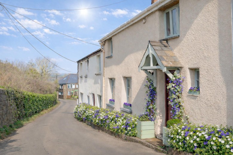 Click the photo for more details of Drewsteignton