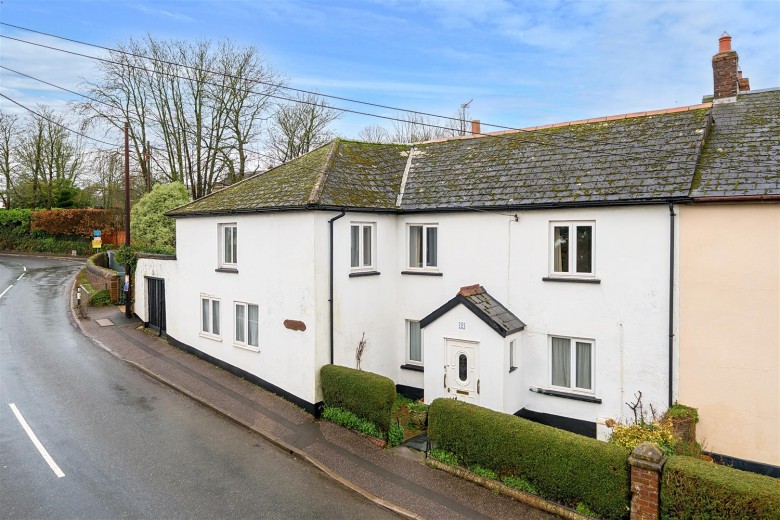 Click the photo for more details of Lower Town, Sampford Peverell, Tiverton