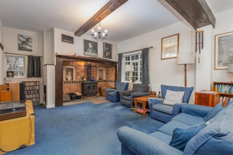 Click the photo for more details of 4 Kilsby Road, Barby, Rugby