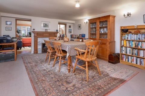 Click the photo for more details of 4 Kilsby Road, Barby, Rugby