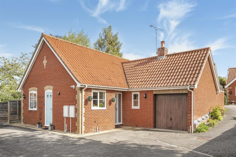 Click the photo for more details of Old Hall Close, Steeple Bumpstead, Haverhill