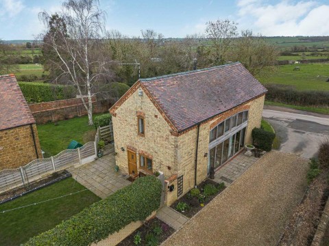 Click the photo for more details of Flecknoe, Rugby, CV23