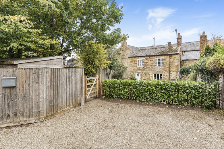 Click the photo for more details of Wellingborough Road, Mears Ashby, Northampton, NN6