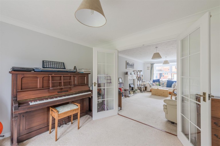 Images for Mulberry Way, Hartshill, CV10