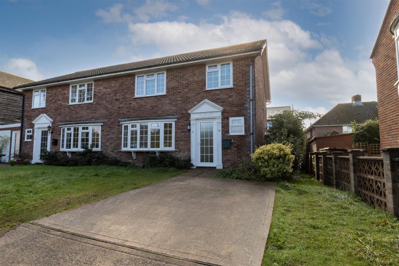 Click the photo for more details of The Glen, Basketts Lane, Yarmouth