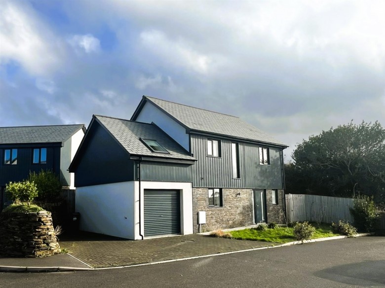 Click the photo for more details of Poltair Close, Barripper, Camborne