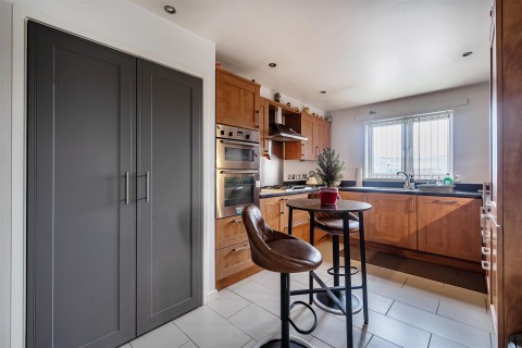 Click the photo for more details of West End, Barnstaple