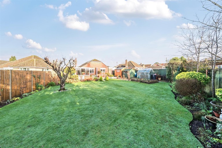 Images for White Cliff Gardens, Blandford Forum