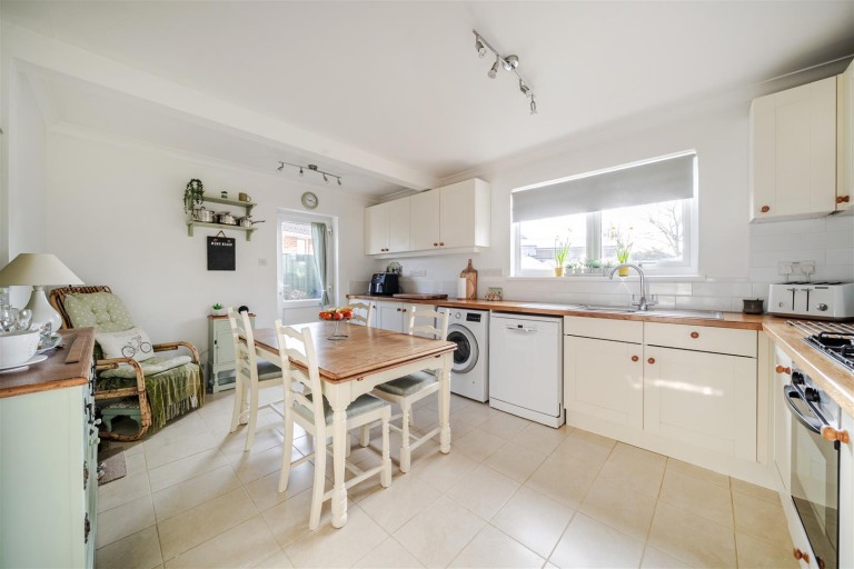 Images for White Cliff Gardens, Blandford Forum