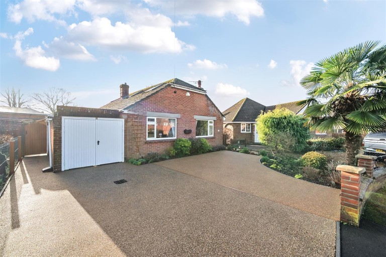 Images for White Cliff Gardens, Blandford Forum