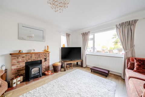 Click the photo for more details of White Cliff Gardens, Blandford Forum