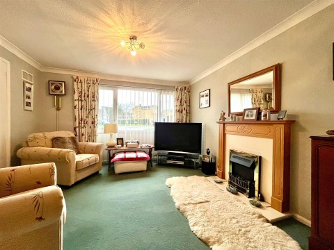 Click the photo for more details of Reynard Way, Northampton, NN2