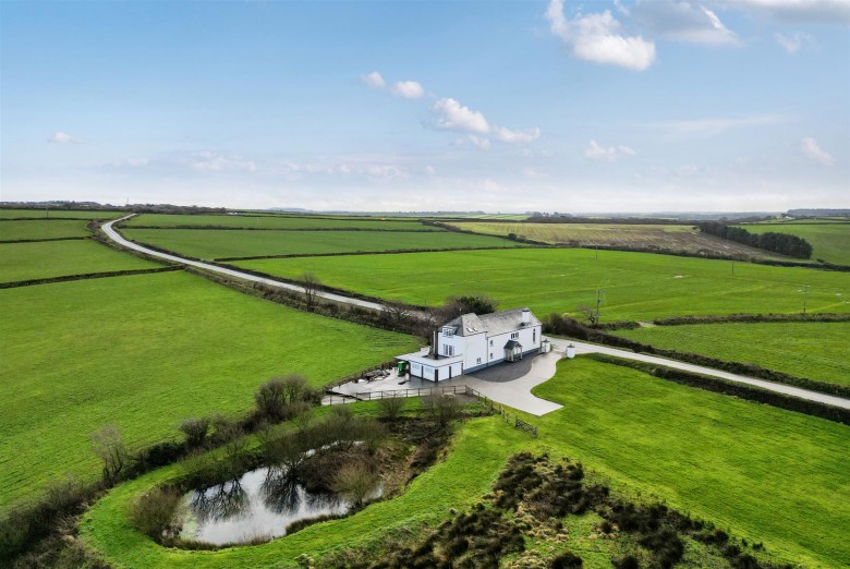 Click the photo for more details of Nr Clovelly