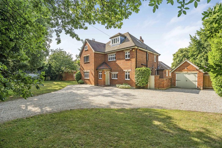 Click the photo for more details of Cambridge Road, Abington, Cambridge