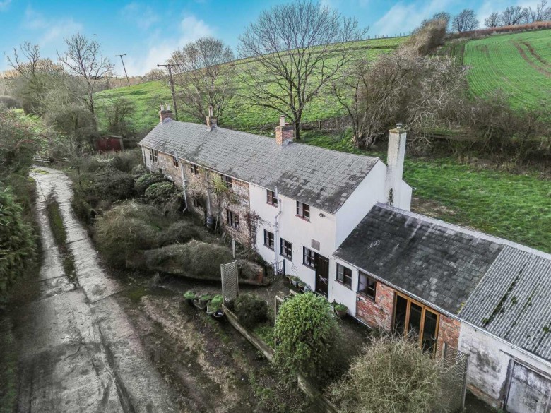 Click the photo for more details of Woodford Halse, Daventry, NN11