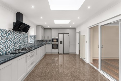 Click the photo for more details of Kingfisher Drive, Banbury