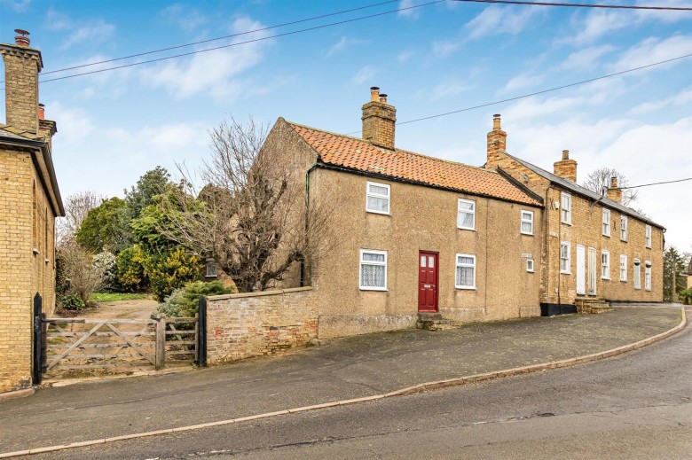 Click the photo for more details of West End, Haddenham
