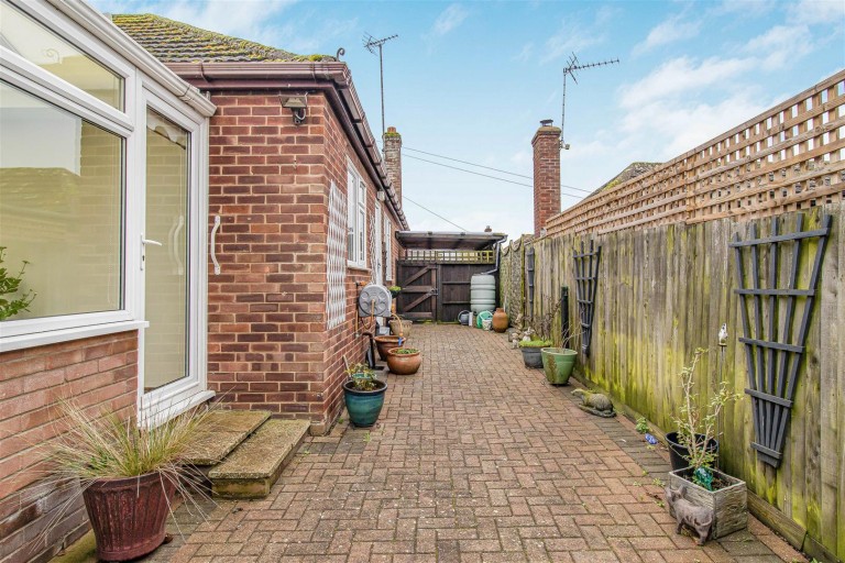 Images for Malvern Close, Newmarket