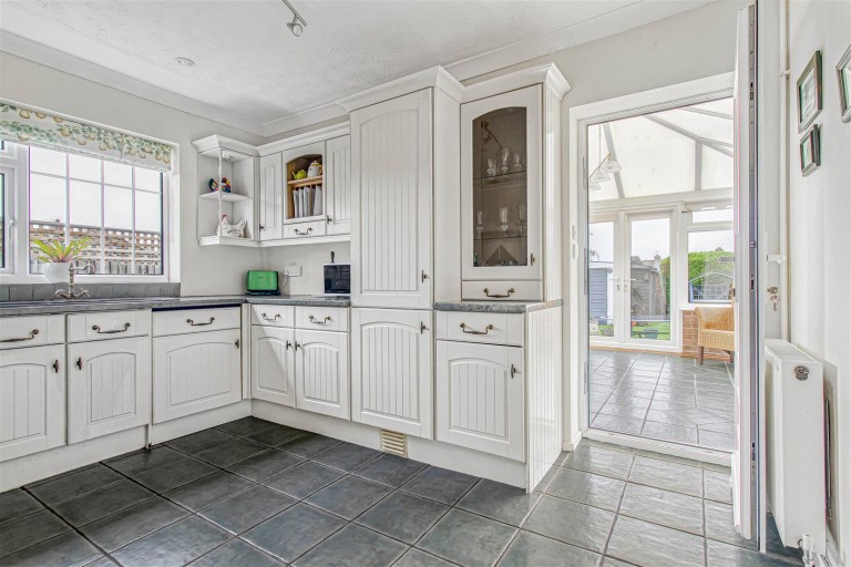 Images for Malvern Close, Newmarket