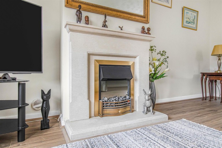 Images for Malvern Close, Newmarket