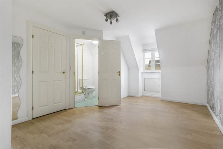 Images for Henry Close, Haverhill