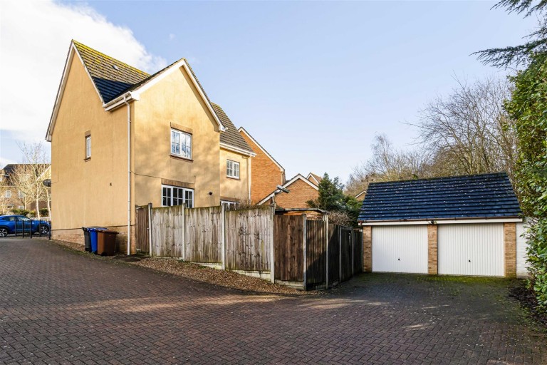 Images for Henry Close, Haverhill