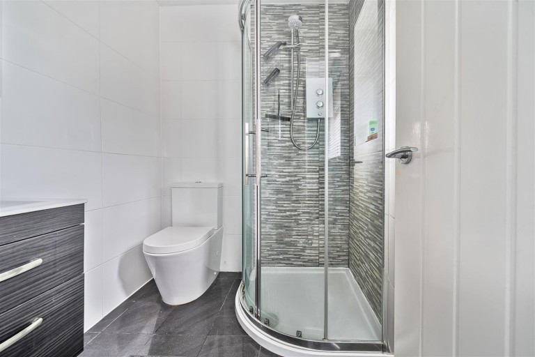 Images for Main Street, Woodend, NN12