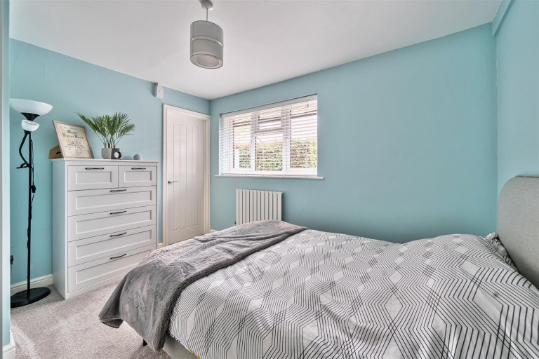 Images for Main Street, Woodend, NN12