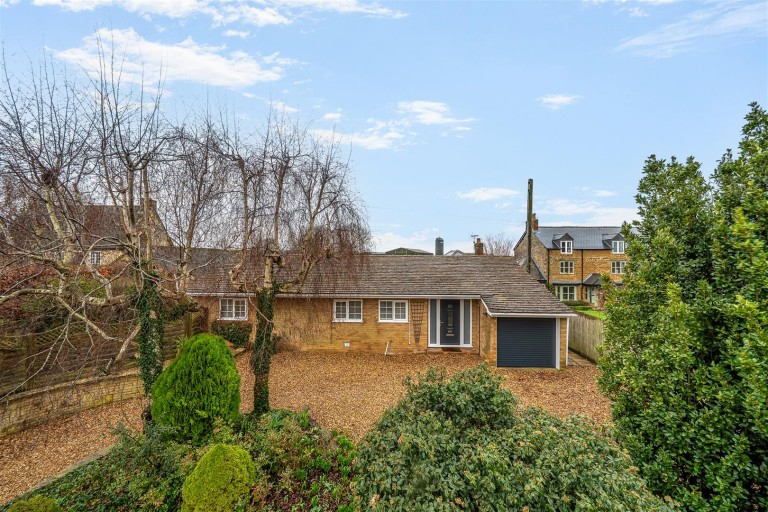 Images for Main Street, Woodend, NN12