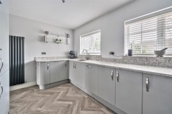 Images for Main Street, Woodend, NN12