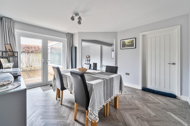 Images for Main Street, Woodend, NN12