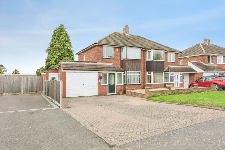 Click the photo for more details of Coronation Road, Hurley, CV9