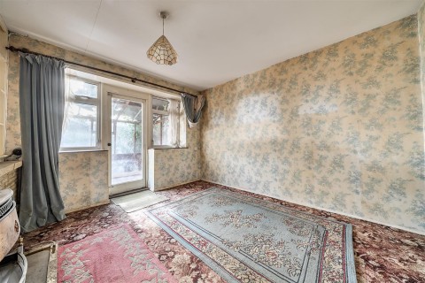 Click the photo for more details of Crosslands Drive, Abingdon, OX14