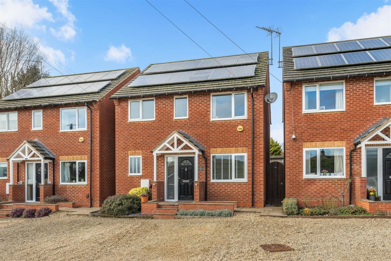 Click the photo for more details of Creampot Close, Cropredy