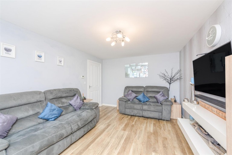 Images for Oakway Drive, Woodville, DE11