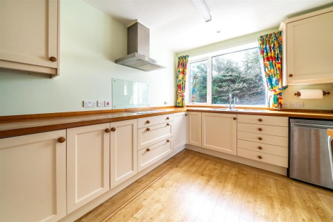 Click the photo for more details of Toby Lane, Woodbury Salterton, Exeter