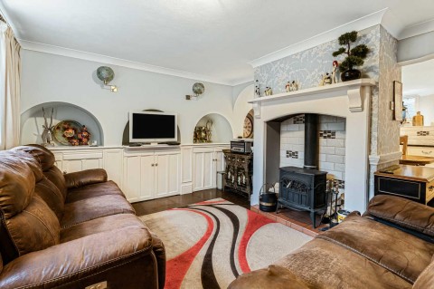 Click the photo for more details of Astbury Terrace, Daventry, NN11